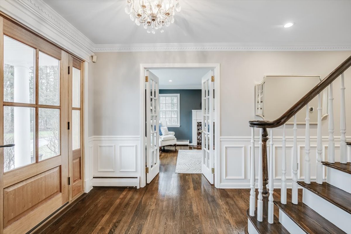 17 Mill Rd Lloyd Harbor, NY 11743